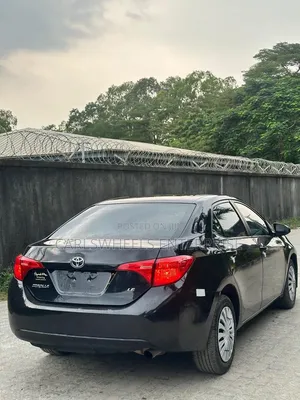 Toyota Corolla LE Premium 4dr Sedan (1.8L 4cyl CVT) 2016 Black
