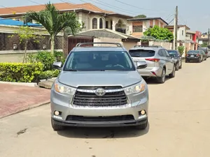 Toyota Highlander XLE V6 4x2 (3.5L 6cyl 6A) 2016 Silver