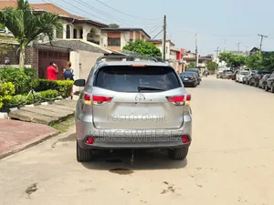 Toyota Highlander XLE V6 4x2 (3.5L 6cyl 6A) 2016 Silver