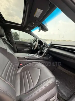 Toyota Avalon XSE 2020 Silver