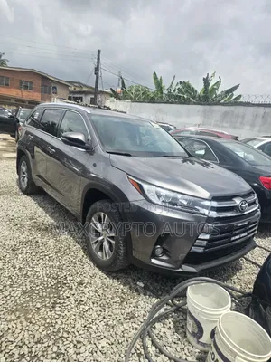 Toyota Highlander XLE 4dr SUV AWD (3.5L 6cyl 6A) 2015 Gray
