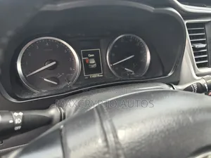 Toyota Highlander XLE 4dr SUV AWD (3.5L 6cyl 6A) 2015 Gray
