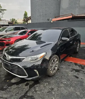Toyota Avalon XLE Plus Sedan FWD (3.5L 6cyl 6A) 2017 Black