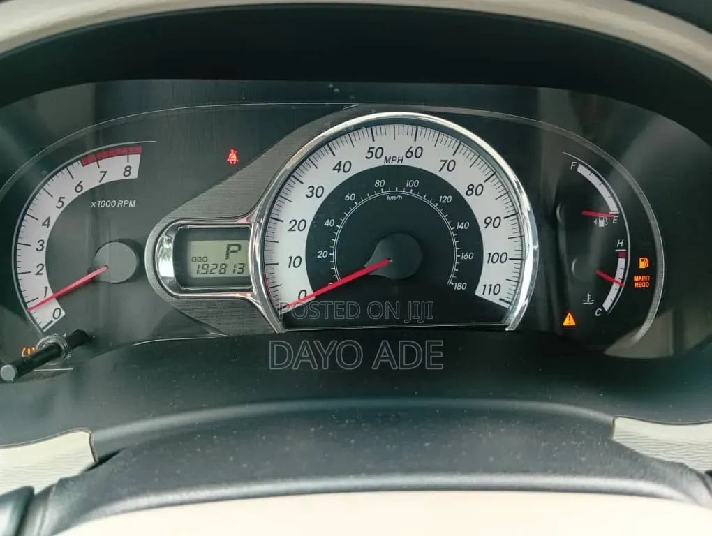 Toyota Sienna SE 8 Passenger 2011 Gray