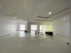 *Newly Built Massive Commercial Building to Let at Eleyele, Ibadan
