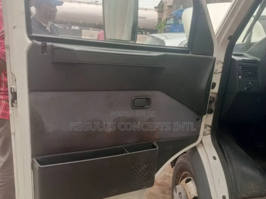 Iveco Agora 2015 White