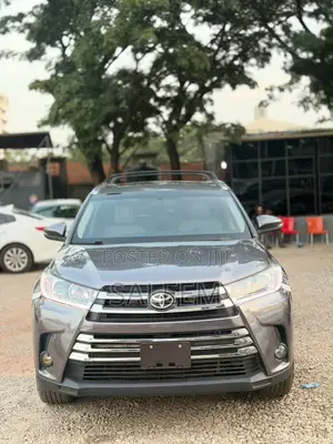 Toyota Highlander XLE 4dr SUV AWD (3.5L 6cyl 6A) 2015 Gray