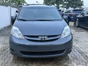 Toyota Sienna LE 2008 Gray