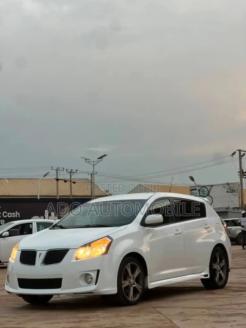 Pontiac Vibe 2009 White