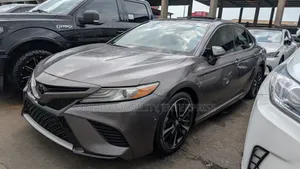 Toyota Camry XSE FWD (2.5L 4cyl 8AM) 2018 Gray