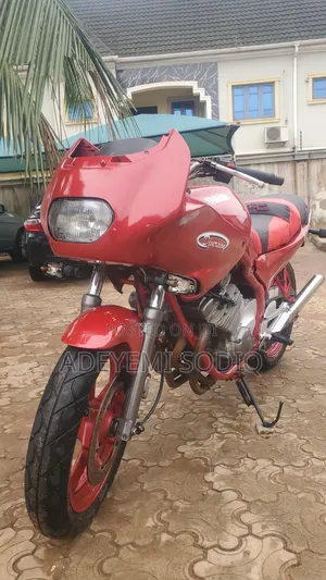 Yamaha 2000 Red