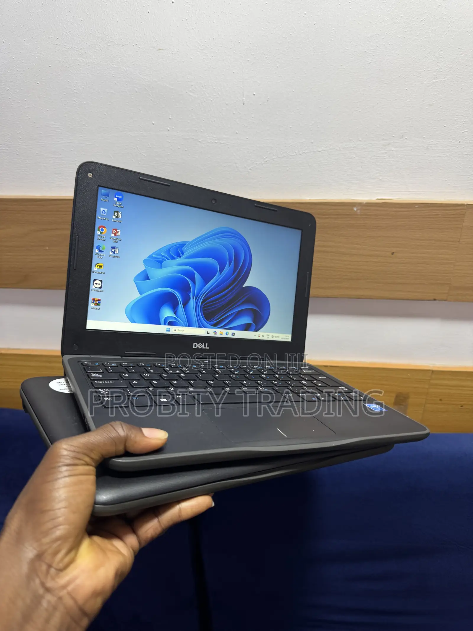 Laptop Dell Latitude 11 3190 4GB Intel Pentium SSD 60GB
