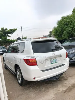 Toyota Highlander Limited 2010 White