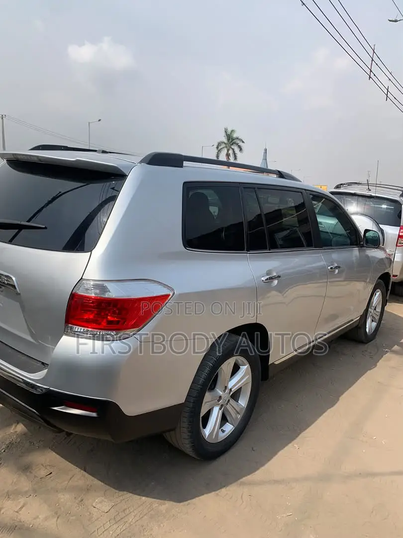 Toyota Highlander 2011 Silver