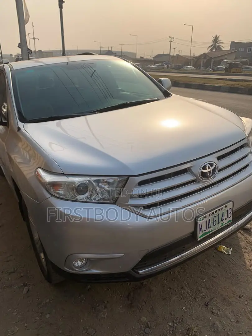 Toyota Highlander 2011 Silver