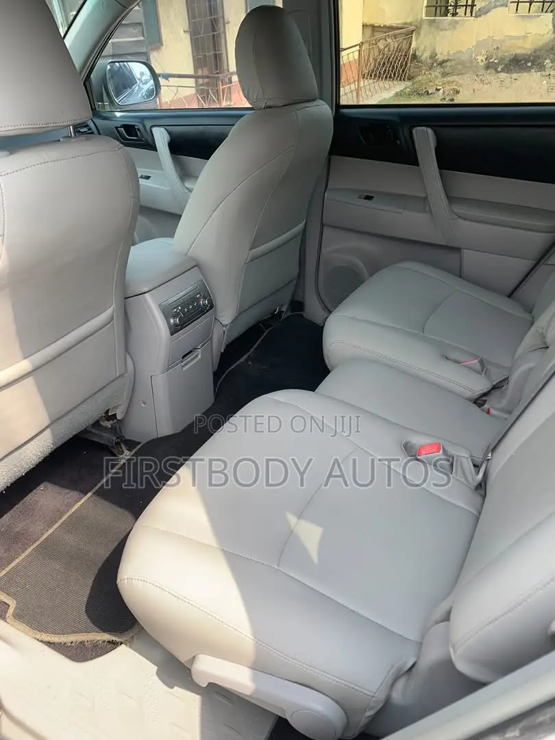 Toyota Highlander 2011 Silver