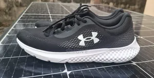 Under Armour Sneakers