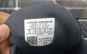 Under Armour Sneakers