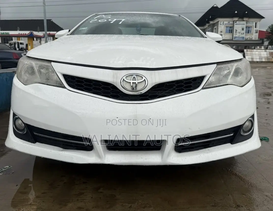 Toyota Camry 2014 White