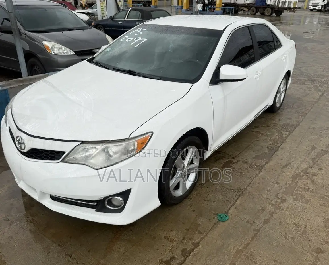 Toyota Camry 2014 White