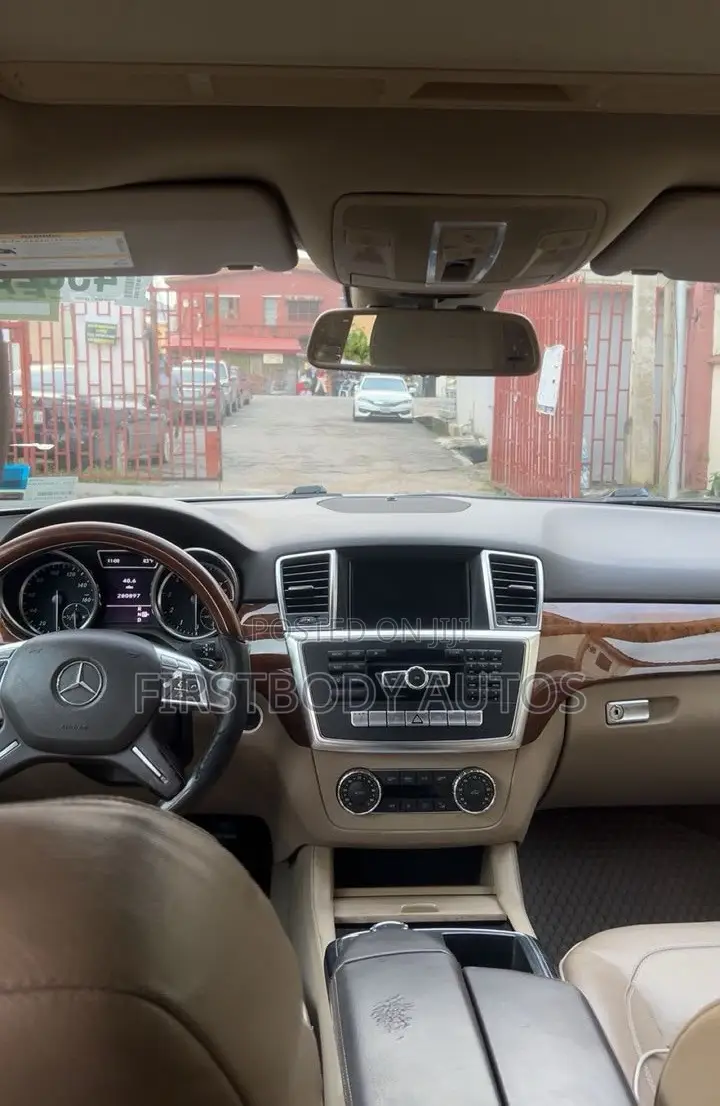 Mercedes-Benz M Class 2012 Silver