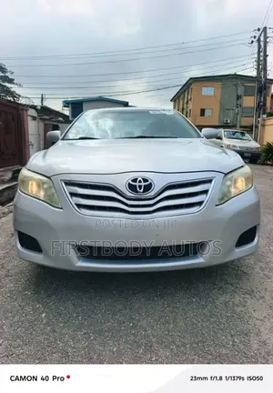 Toyota Camry 2010 Silver