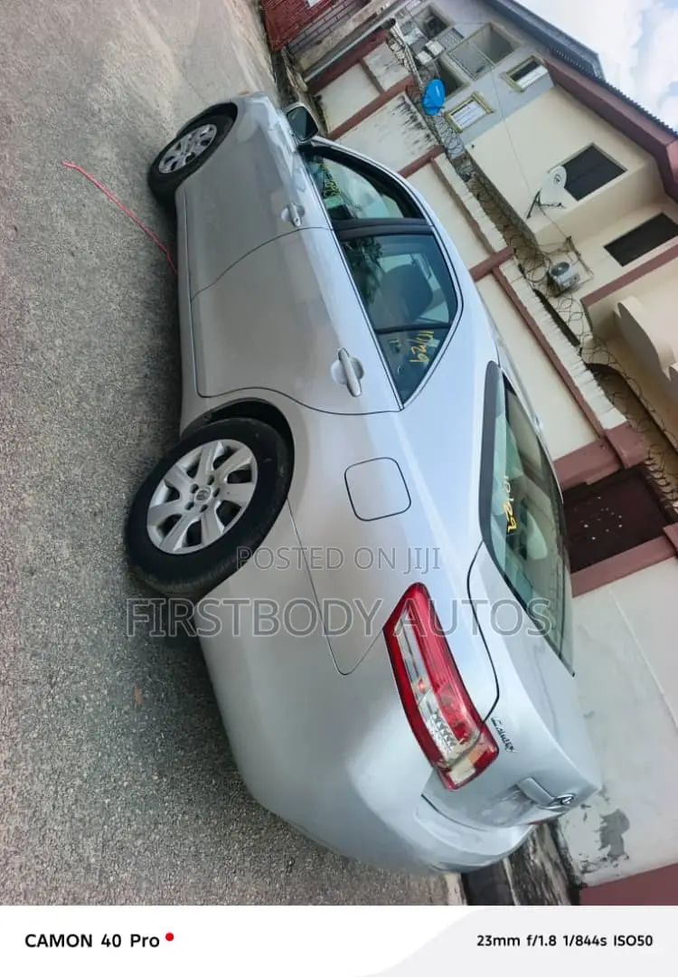 Toyota Camry 2010 Silver