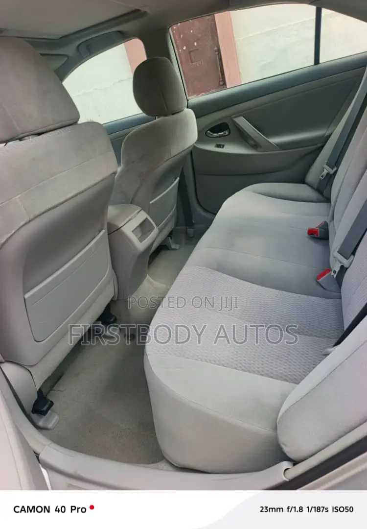 Toyota Camry 2010 Silver