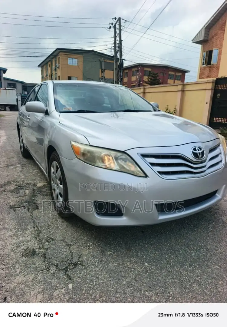 Toyota Camry 2010 Silver