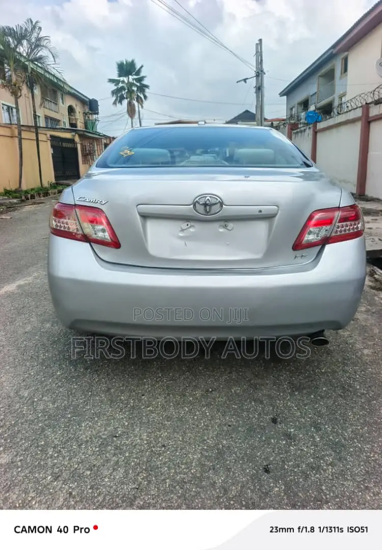 Toyota Camry 2010 Silver
