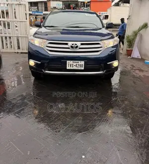 Toyota Highlander 2013 Blue