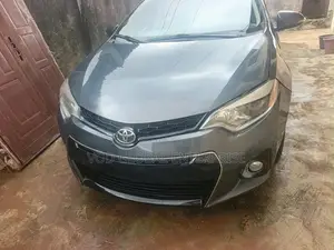 Toyota Corolla S 4dr Sedan (1.8L 4cyl CVT) 2016 Green