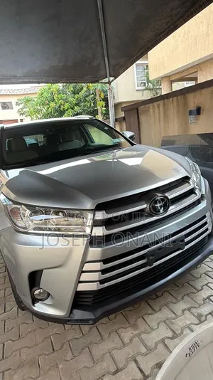 Toyota Highlander XLE 2019 Silver