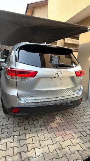 Toyota Highlander XLE 2019 Silver