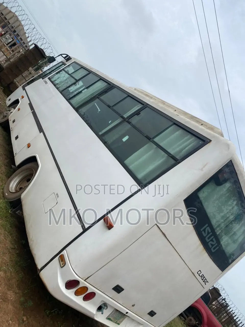 Isuzu Executive LX 2019 White