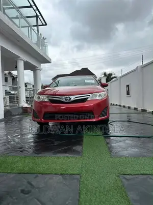 Toyota Camry LE 4dr Sedan (2.5L 4cyl 6A) 2013 Red