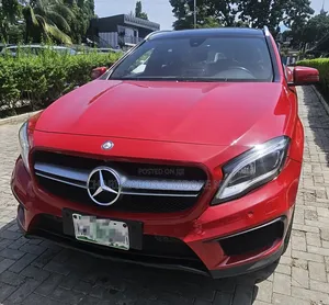 Mercedes-Benz GLA-Class 2019 Red