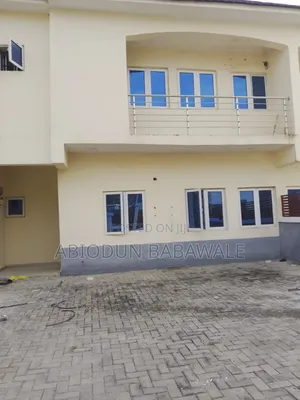 2bdrm Duplex in Admiralty Estate for rent