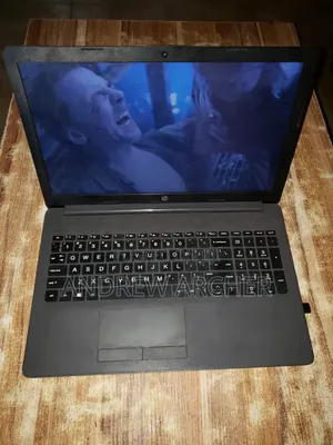 Laptop HP 255 G8 8GB AMD Ryzen 5 SSD 128GB