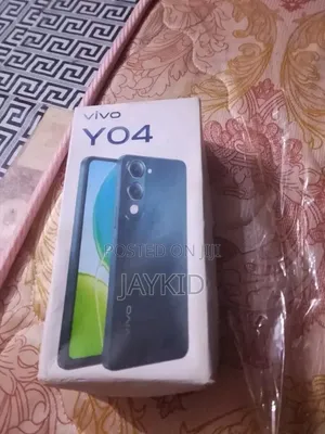 Vivo Y04 128 GB Purple