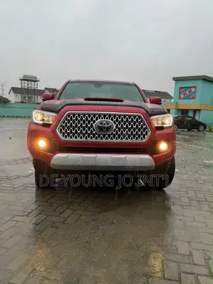 Toyota Tacoma 2022 Red