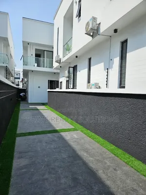 4bdrm Duplex in 𝐂𝐡𝐞𝐯𝐫𝐨𝐧 𝐚𝐥𝐭𝐞𝐫𝐧𝐚𝐭𝐢𝐯𝐞, Chevron for rent