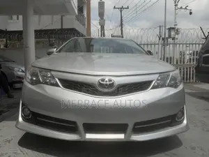 Toyota Camry SE 4dr Sedan (2.5L 4cyl 6A) 2012 Silver