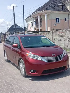 Toyota Sienna XLE 8-Passenger 4dr Minivan (3.5L 6cyl 6A) 2014 Red