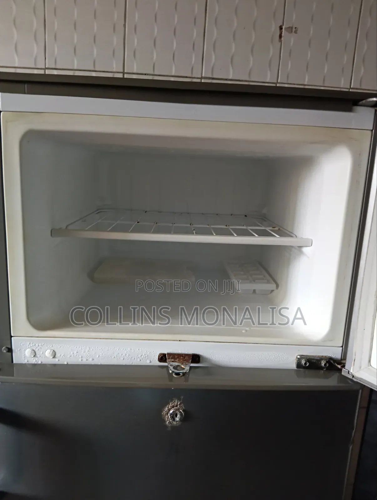 Hinsense Fridge - REF215DR