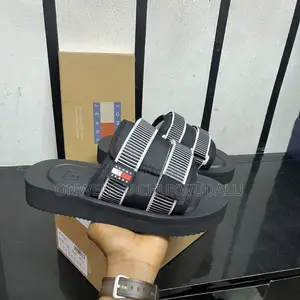 Tommy Hilfiger Tech Slides