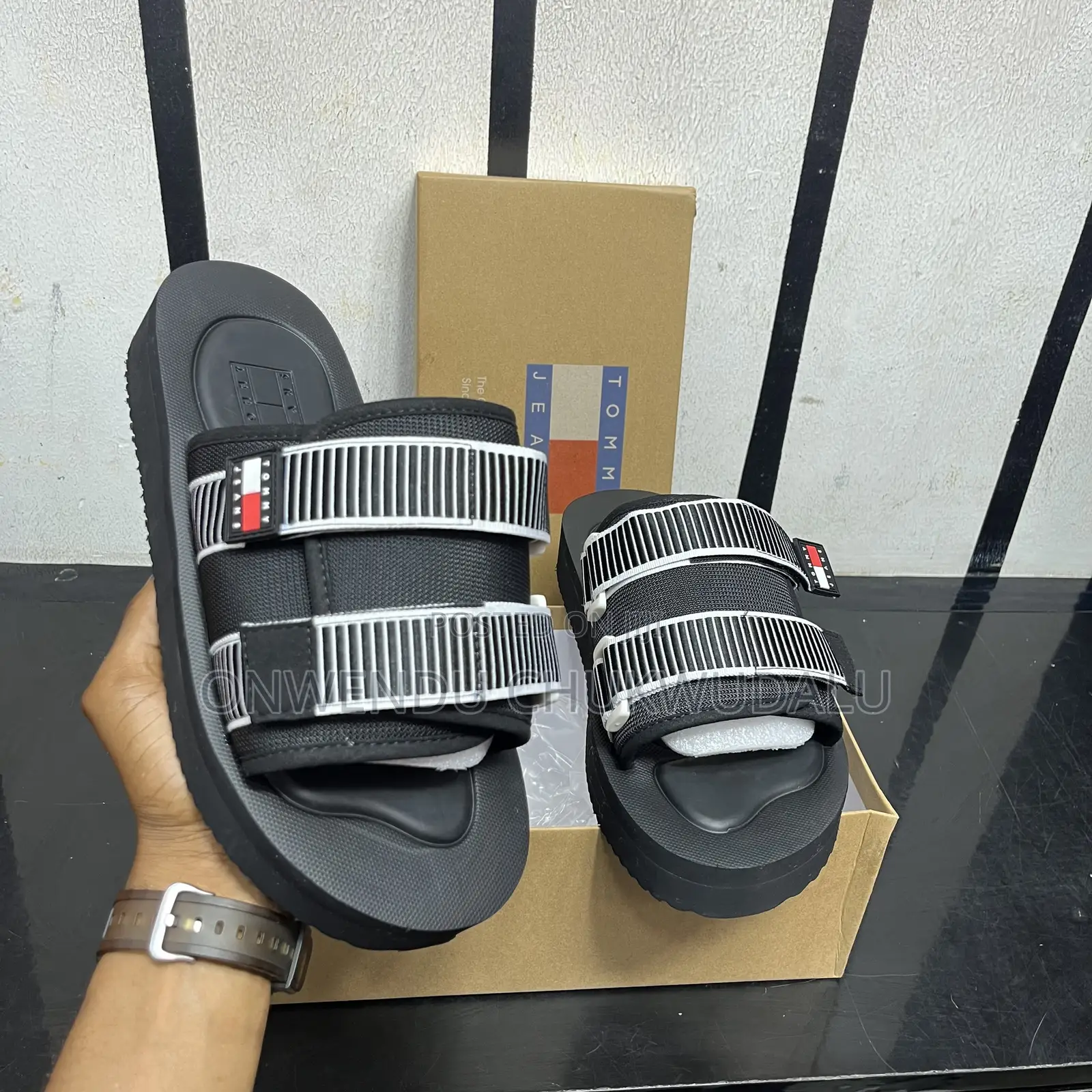 Tommy Hilfiger Tech Slides