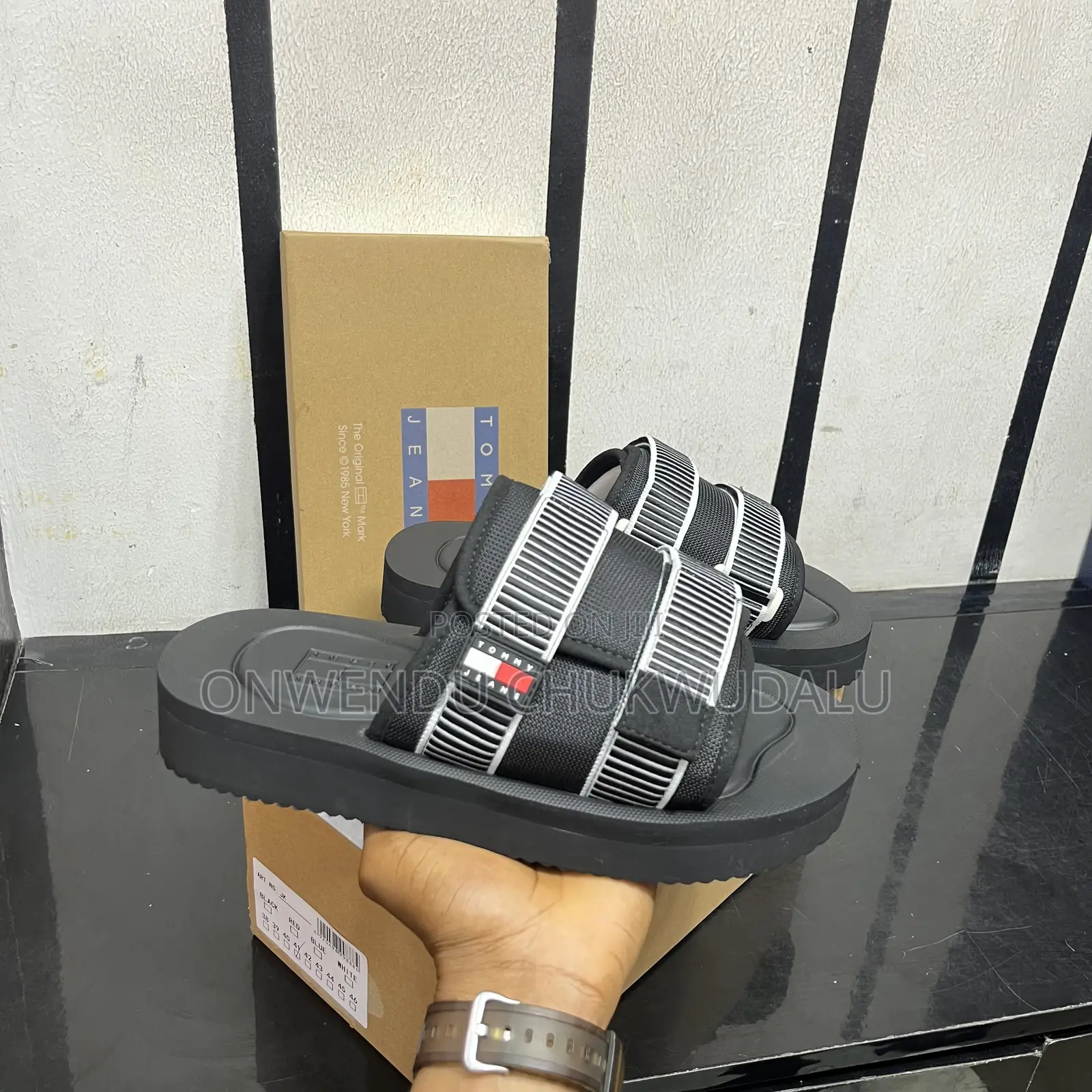 Tommy Hilfiger Tech Slides