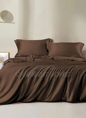 Brown Duvet Bedsheet and Pillowcases