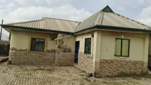 5bdrm Bungalow in Mararaba for sale